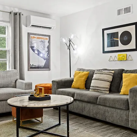 Modern Louisville Stay Free Parking Prime Location